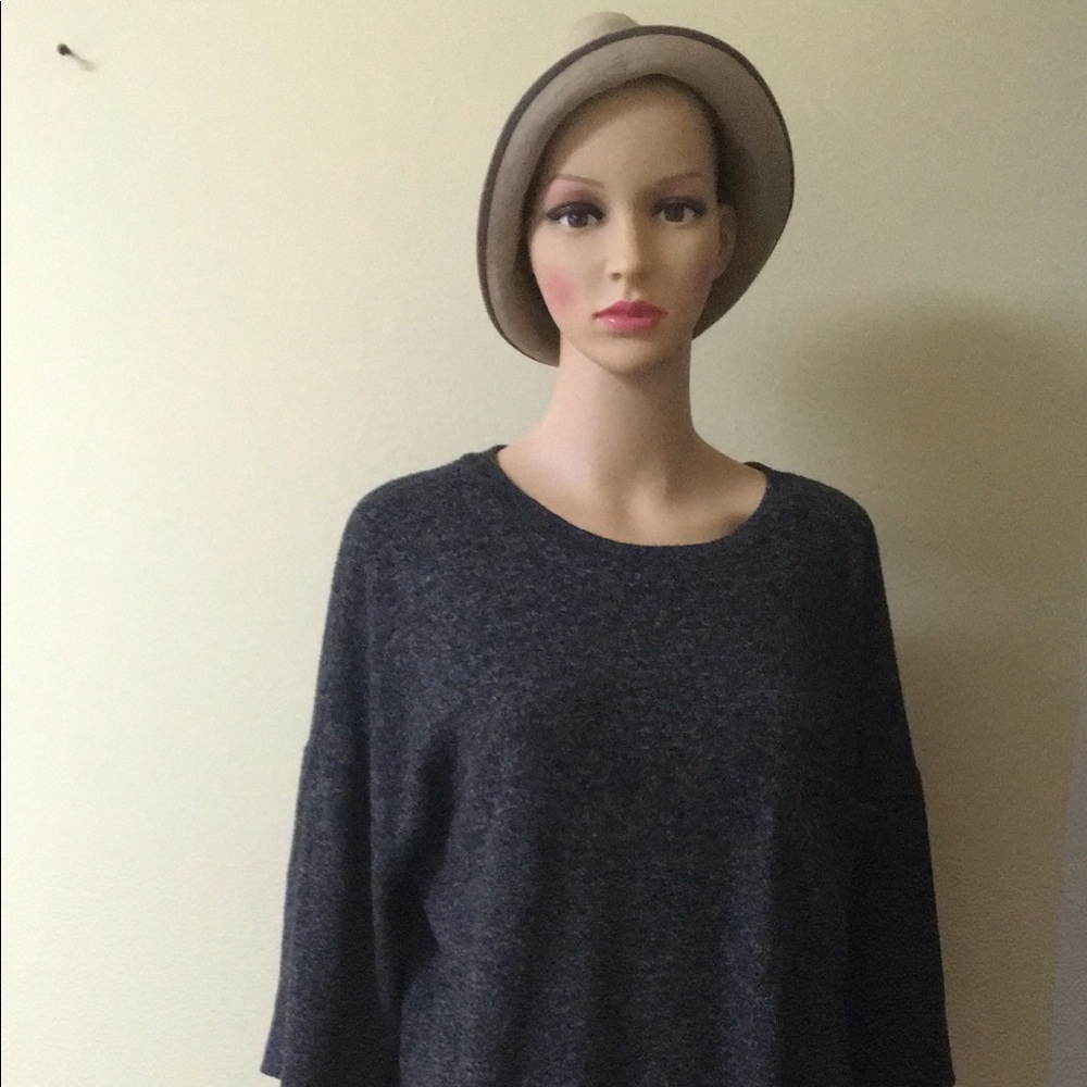 Zara trafaluc medium gray blouse